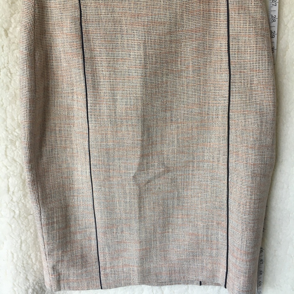 3/$30 Pencil skirt. Lined. Cute and flattering.